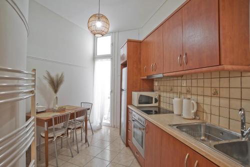 Pinelopi Spotless 2 BR Renovated Apt Athens Center