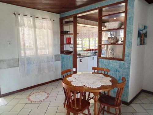 Dapur atau dapur kecil di Apartamento 3 quartos próximo à Jurerê