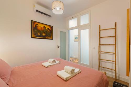 Lisbon Intendente Terrace Apartment with BBQ