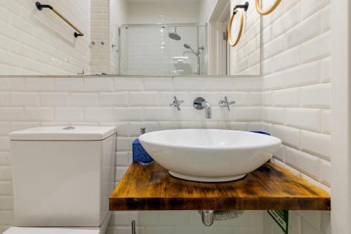 Lisbon Intendente Terrace Apartment with BBQ