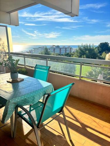 Appartement lumineux Vue Mer, Piscine et tennis