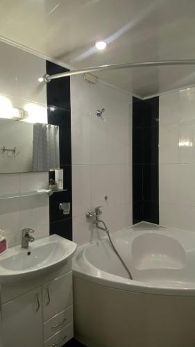 Bilik mandi di Cozy and comfortable apartment