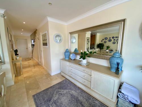 Un baño de Tranquil Tides at Knysna Quays