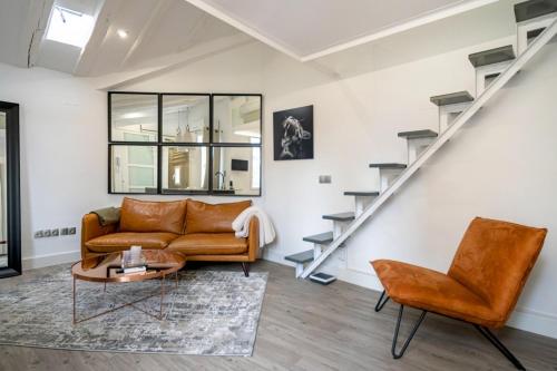 Modern Bright Penthouse -1Bedroom 1Bath -Sol