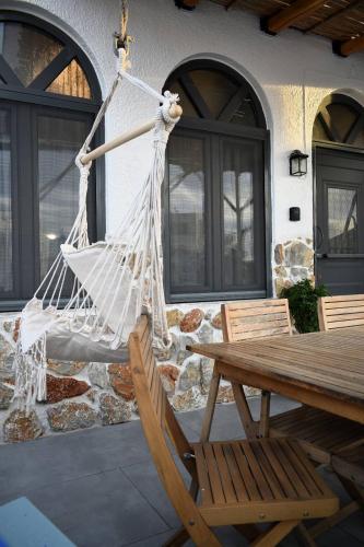 Imagen de la galería de THE HOUSE ON THE ROCK, en Antimácheia