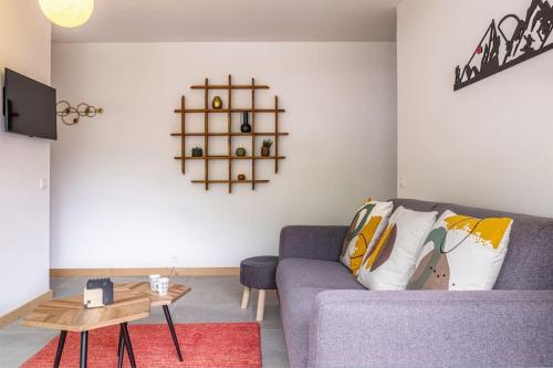 Photo de la galerie de l'établissement Clos Savoy - New Apartment Close to City center & Free parking - By Cozee Rentals, à Chamonix-Mont-Blanc