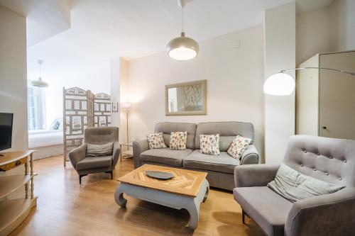 Sierpes 54, by Homing U