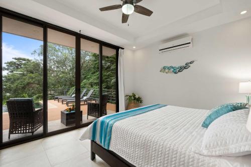 Ένα ή περισσότερα κρεβάτια σε δωμάτιο στο Stunning Villa with 3 Bedrooms Pool