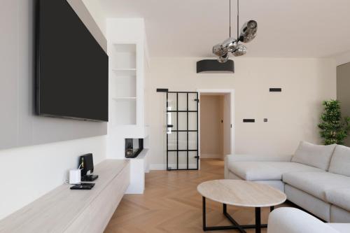 Luxurious and spacious 4BR in historical downtown