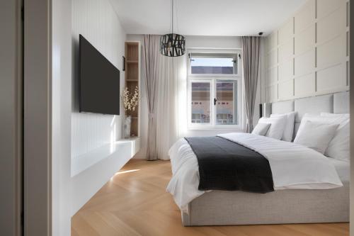 Luxurious and spacious 4BR in historical downtown