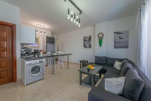 Η κουζίνα ή μικρή κουζίνα στο Luxury apartment on the pool