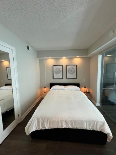 Gallery image of Old Four Season Hotel Condo in Toronto