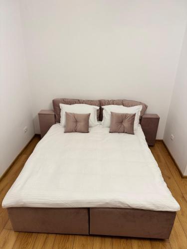 Foto Beautiful apt with two bedrooms 3