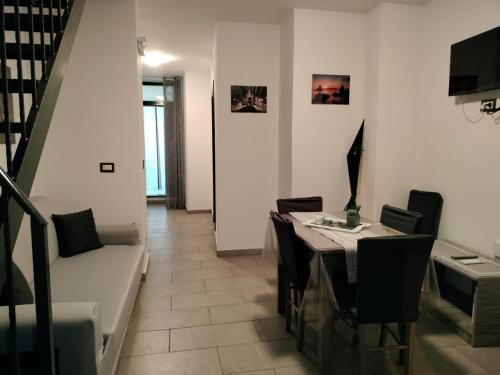 Μια τηλεόραση ή/και κέντρο ψυχαγωγίας στο Patanè House's