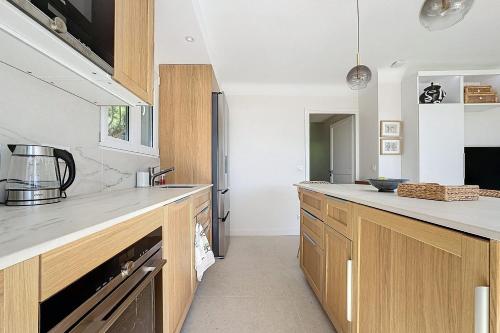 Photo de la galerie de l'établissement LE PLEIN SUD - Fully renovated 4-room apartment with sea view in Cannes, à Cannes