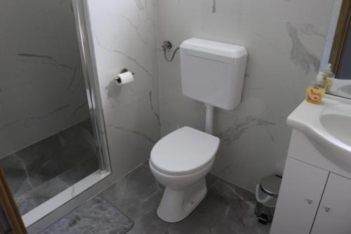 Guest House Nenoにあるバスルーム