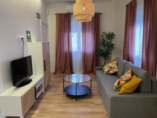 A 4 min andando del metro 3 habitaciones con baño privado