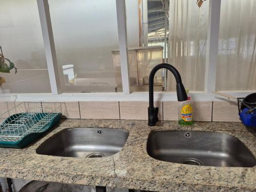Η κουζίνα ή μικρή κουζίνα στο Hostal Los Almendros