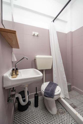 Ένα μπάνιο στο Hippocampus Apartments 2 min walk from the beach