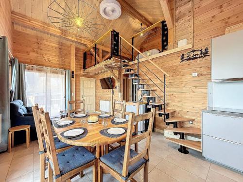 Chalet 6 pers, WiFi, parking, proche pistes - FR-1-267-297