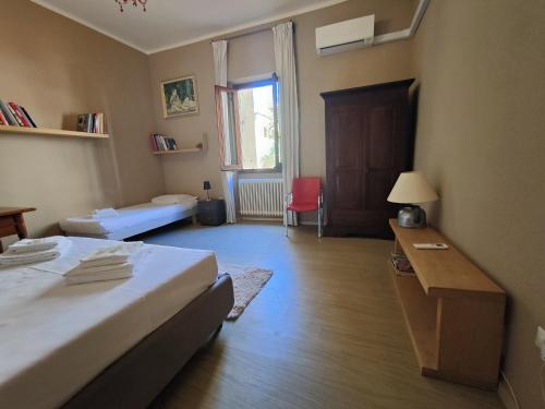 Large Family Flat - Tram to Center