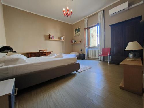 Large Family Flat - Tram to Center