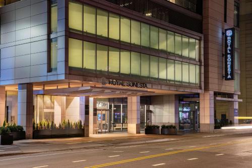 The Royal Sonesta Chicago River North Image
