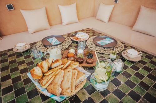 Jídlo v penzionu nebo okolí