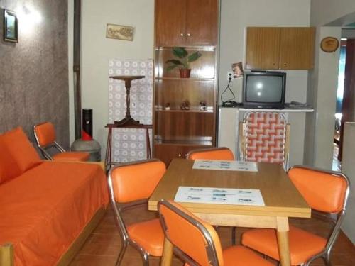 Η κουζίνα ή μικρή κουζίνα στο Casa Con Pileta Exclusiva a 50 mtrs Rio