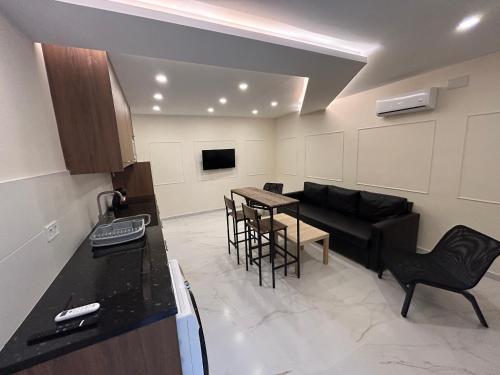 Queen Residence