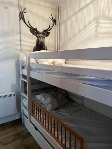 Postel nebo postele na pokoji v ubytování Superbe terrasse, rénové, WIFI