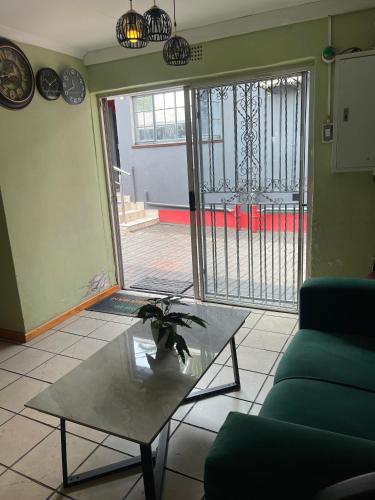 Gallery image of Victoria Guest House in Alberton