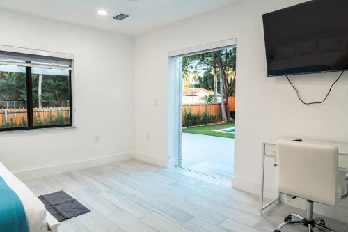 TV o dispositivi per l'intrattenimento presso Luxury Retreat 3B ,2Ba POOL , Coral Gables Center