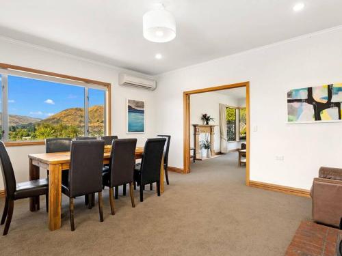 Φωτογραφία από το άλμπουμ του Wanaka close to town with large Outdoor living space Sleeps 9 σε Γουανάκα