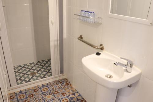 Koupelna v ubytování Hostal La Paloma I