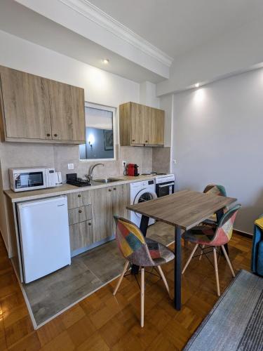 Cozy Corner, One-Bedroom Flat