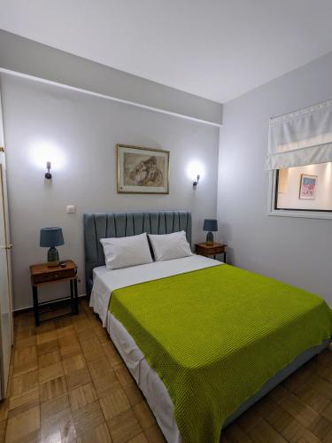 Cozy Corner, One-Bedroom Flat
