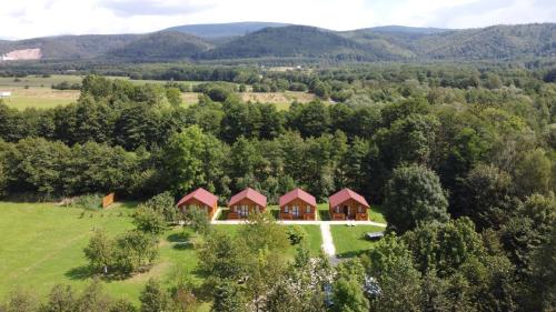 Dwór Piotra i Pawła- pokoje i domki