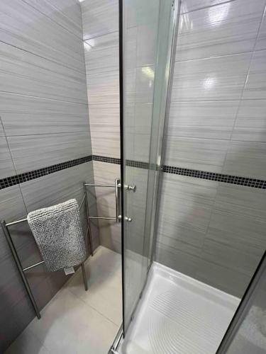 Spacious 2BR 2BA Porta Venezia Walk to Centrale FS