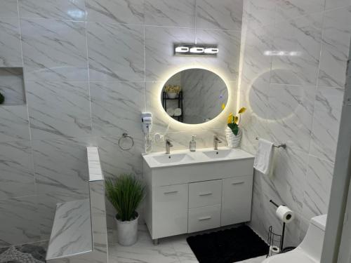 Koupelna v ubytování Gated 3 Bedroom in Tower Isle