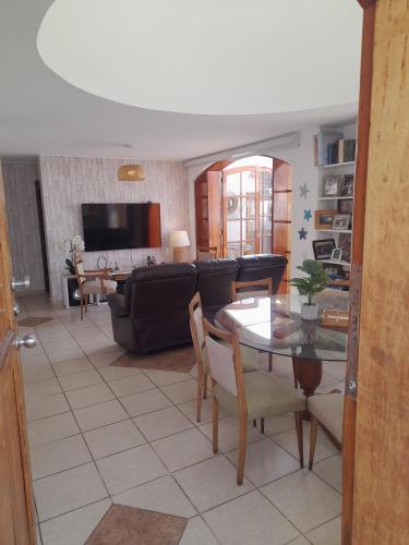 Μια τηλεόραση ή/και κέντρο ψυχαγωγίας στο Hogar de Jorge y Mary PLAYA SANTA MARÍA DEL MAR