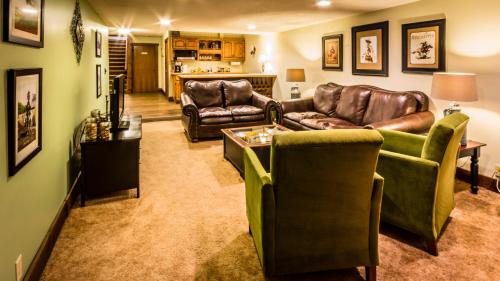 Gallery image of Rustlers Lodge in Sundre