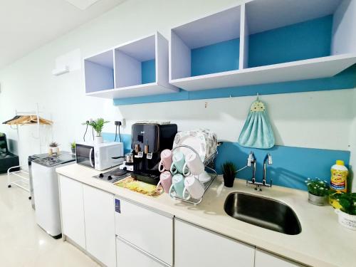Η κουζίνα ή μικρή κουζίνα στο FirstSubang Courtyard SS15 Subang Jaya Taylors SJMC Subang Parade Nu Empire Sunway Pyramid Lagoon Sunway Hospital