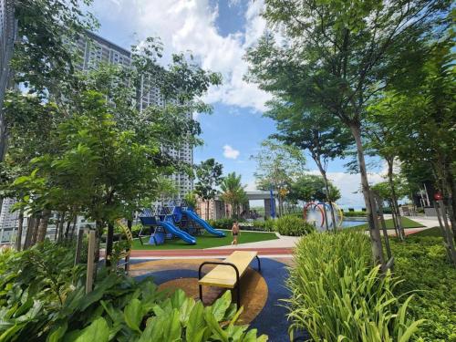 Urban Suites Georgetown Penang - Sea View & Georgetown View - High Floor - Exclusive & Cozy Stayの敷地内または近くにあるプール