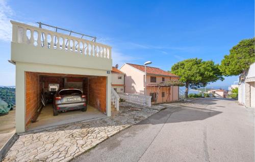 One-Bedroom Apartment In Primosten