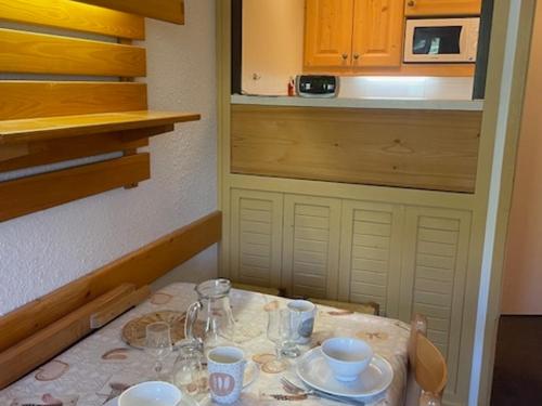 Les Menuires: Apt 4 pers, rénové, balcon, WIFI, animaux admis - FR-1-574-65