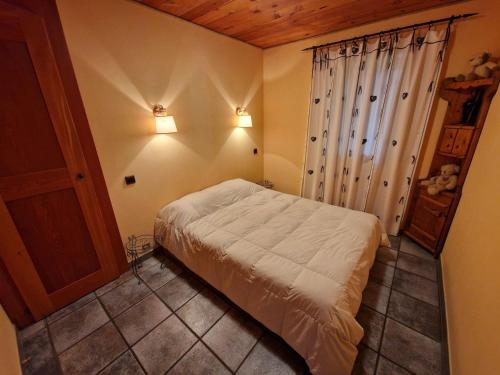 Photo de la galerie de l'établissement Spacieux Appartement 8 Pers., Parking, Proche Centre - FR-1-265-364, à Modane