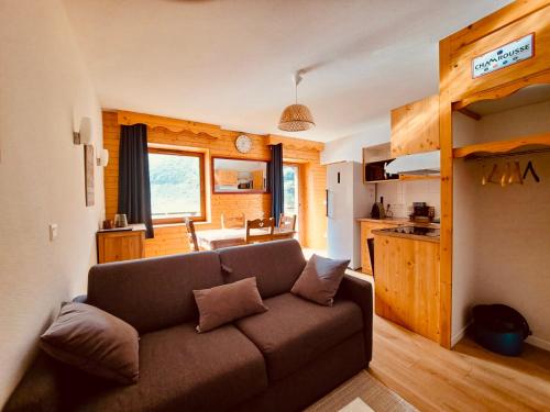 Kuchyň nebo kuchyňský kout v ubytování LE RECOIN D'EAUBONNE, charmant 2 pièces pieds des pistes 4 pers Les Balcons de Recoin