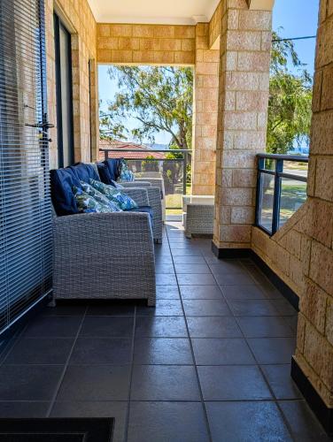 Μπαλκόνι ή βεράντα στο Rockingham Beach Townhouse
