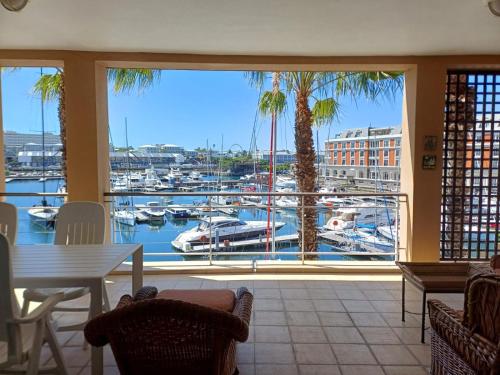Χώρος καθιστικού στο Atlantic Marina